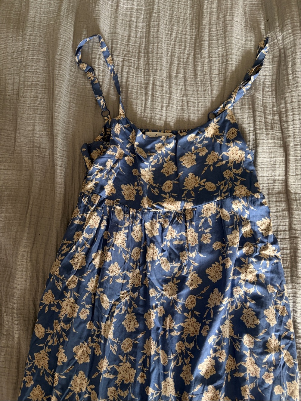 Carly Jean Los Angeles Blue Floral Midi Dress - Picture 2 of 4